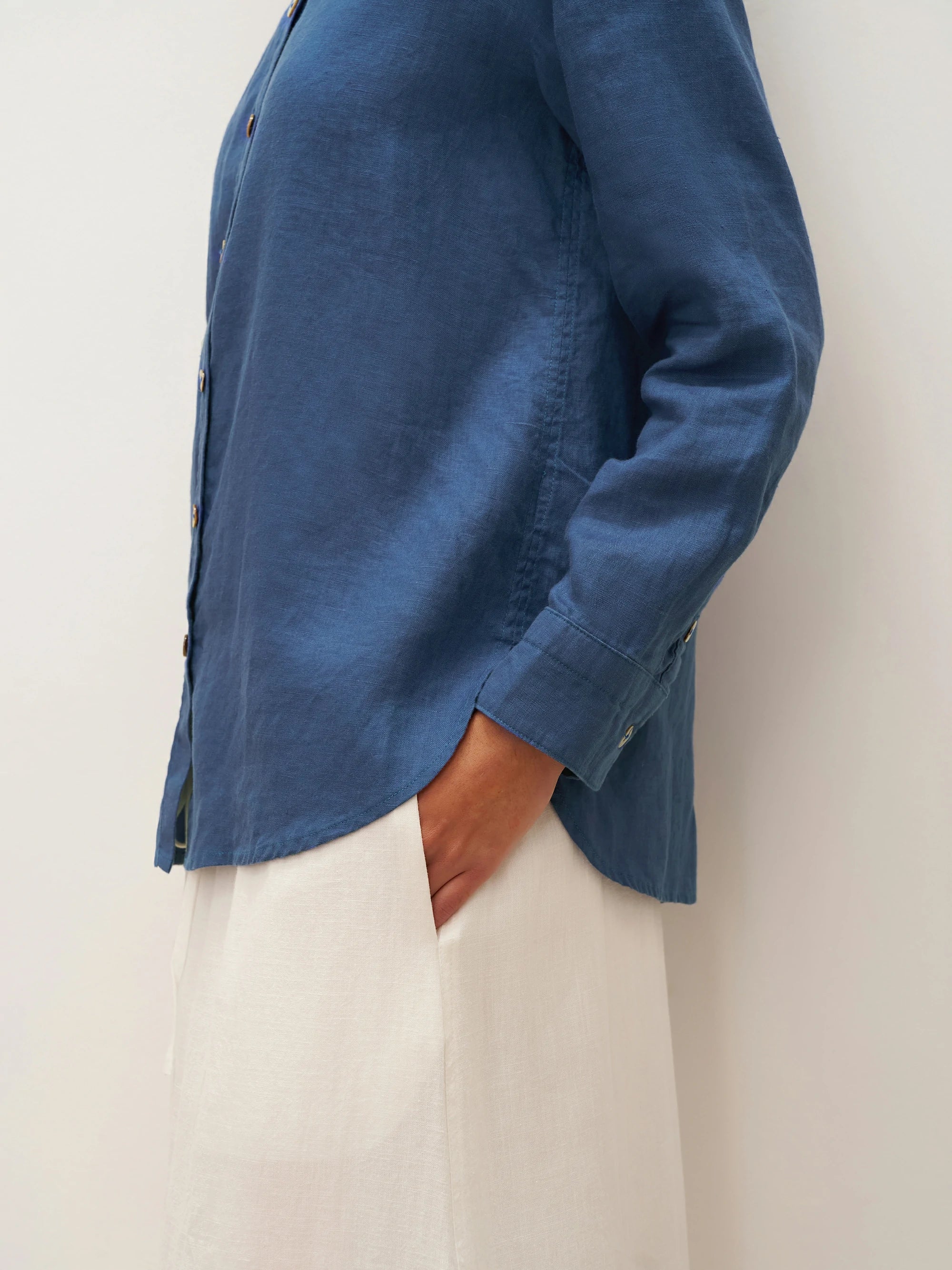 100% Linen Button-Front Shirt with Extended Hem JOVAN