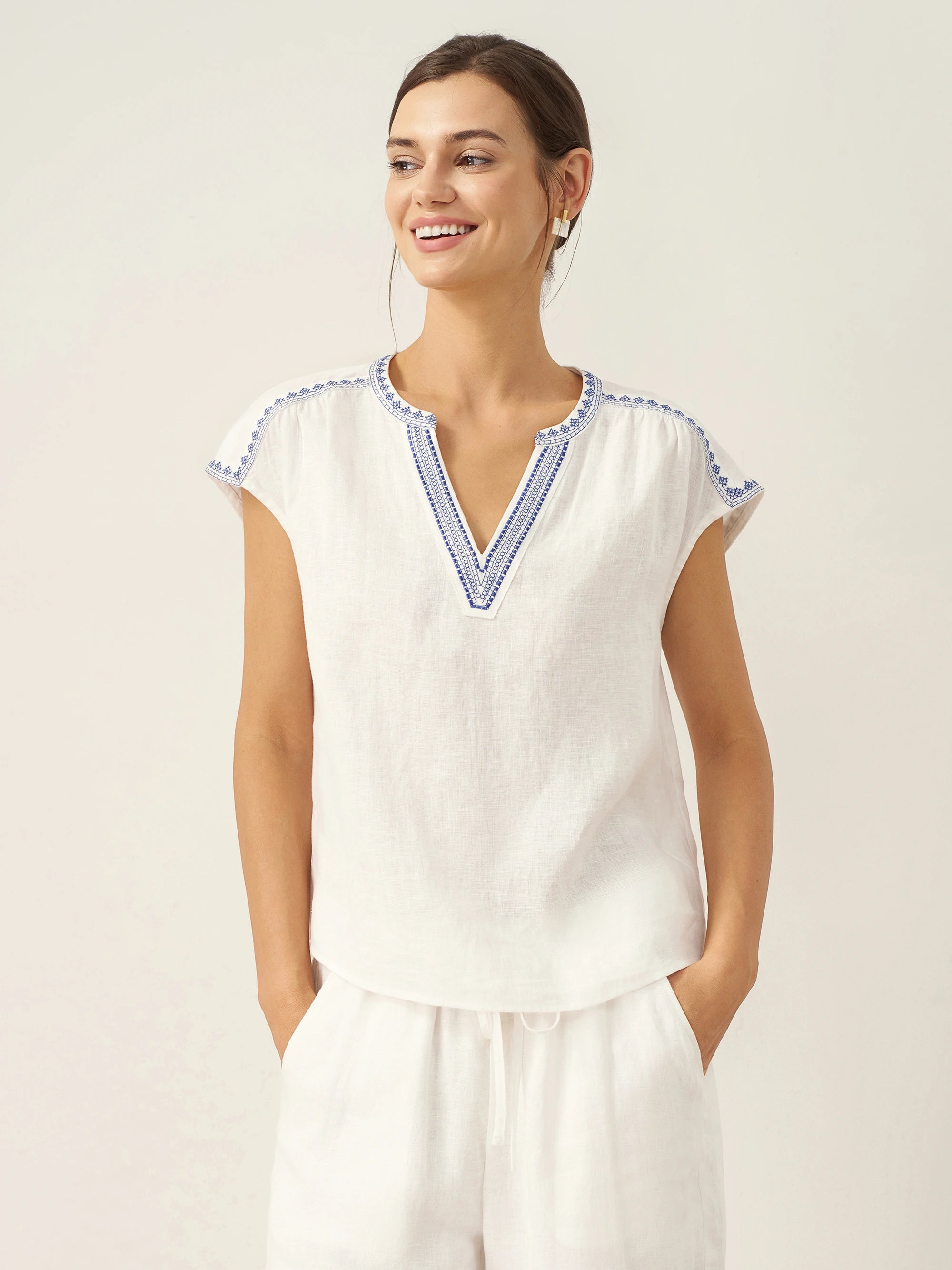 100% Linen V-Neck Embroidered Crop Top FENE